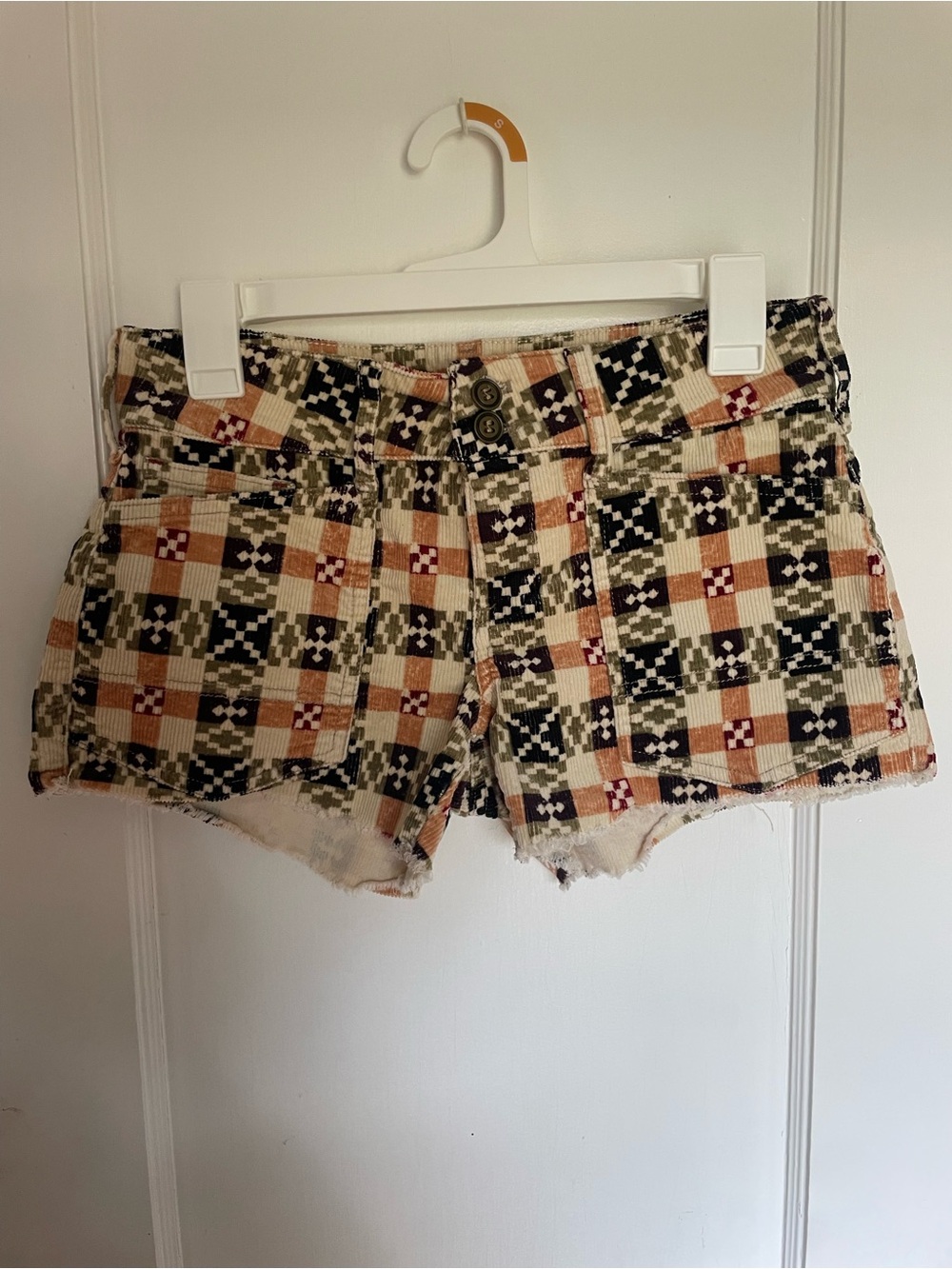 Anthropologie Pilcro The Wanderer low-rise corduroy shorts Size 25/US size 0